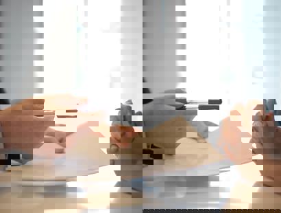 A meeting. Employment law changes—Labour’s plan to Make Work Pay