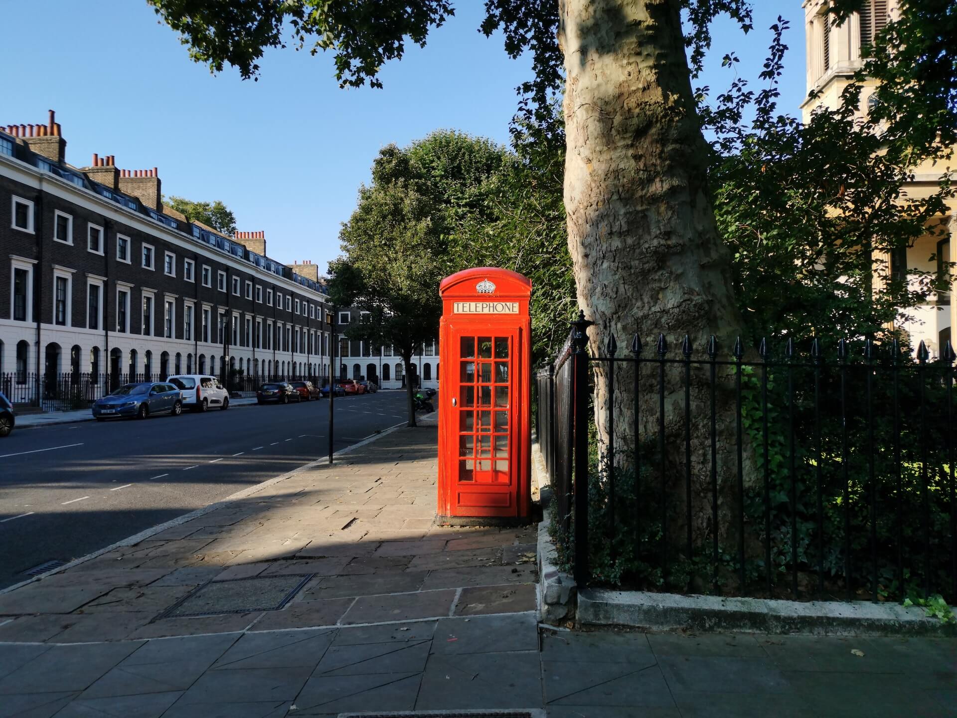 Photo of a London phonebox in trinity square southwark Photo by Francais a Londres on Unsplash